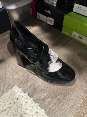 Never worn